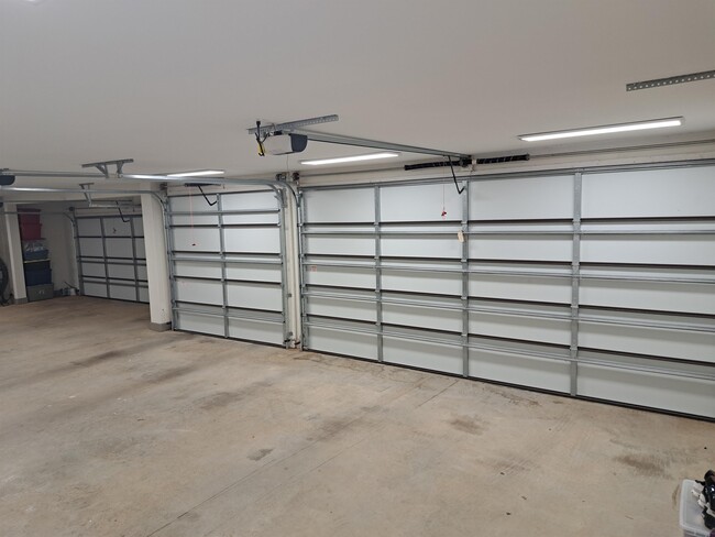 Building Photo - 7085 Fain Park Dr