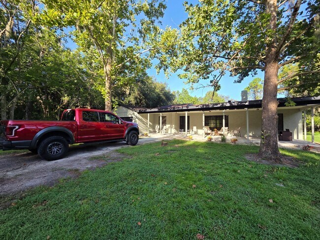 Building Photo - 2200 Retreat Rd