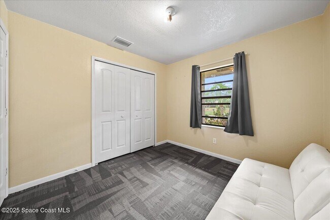 Building Photo - 701 Elmont St NW