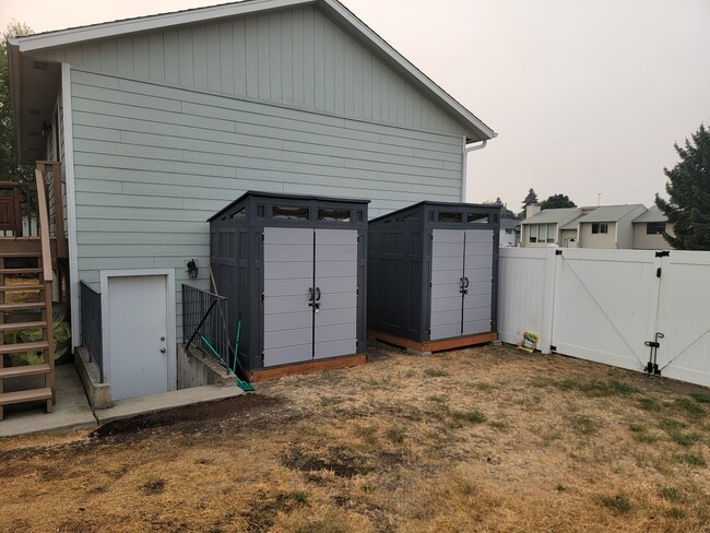 Building Photo - 4-Bedroom 2 Full Bath Home In The Valley -...