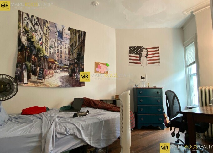 Building Photo - 70 Curtis St