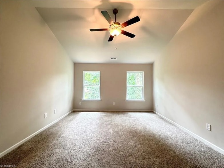 Building Photo - 1086 W Bank St