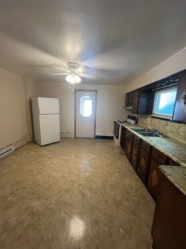 Building Photo - 20 Wiggan St