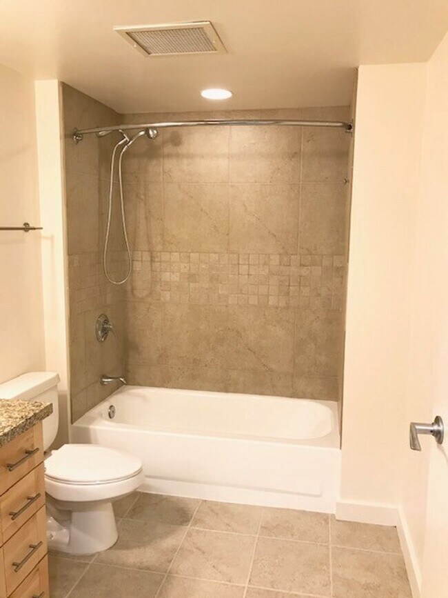 Building Photo - $3,100- 2 BR/1 Bath/1 Parking - Partly Furnished 10th Floor Keola La'i unit in Kaka'ako