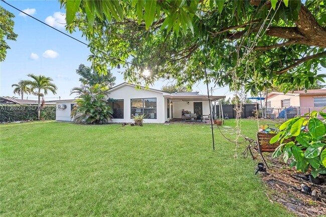 Building Photo - 7835 W 16th Ct