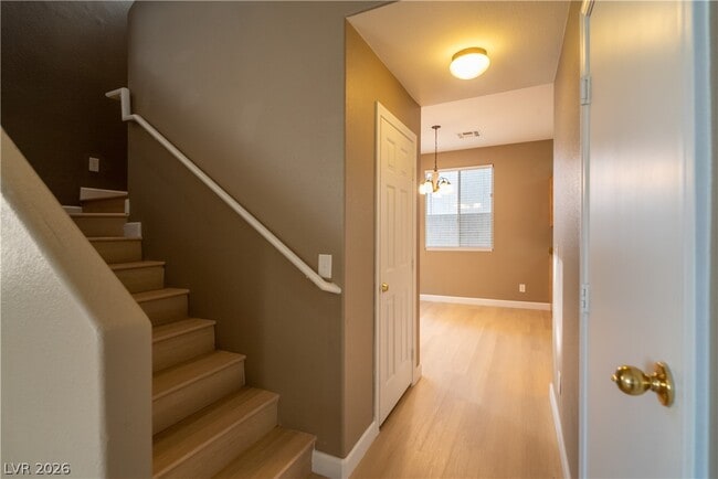 Building Photo - 1228 Sun Village Ave