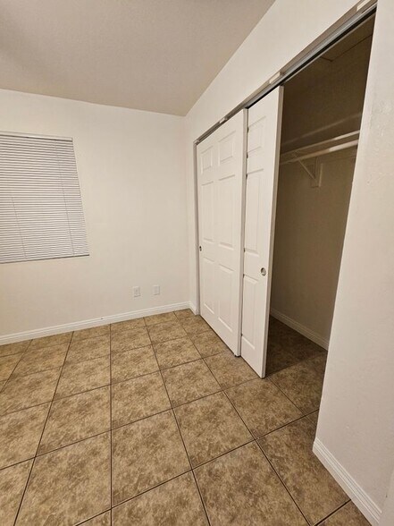 Building Photo - 915 30th St