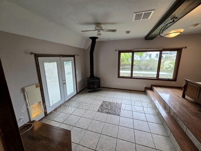 Building Photo - 14 Al St