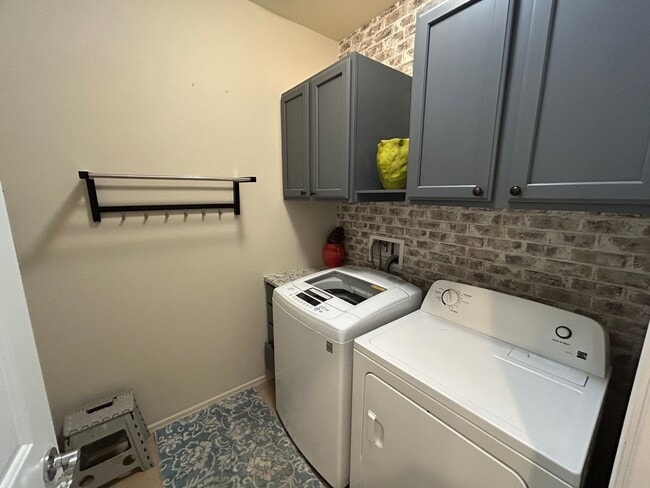 Building Photo - 26864 W Piute Ave