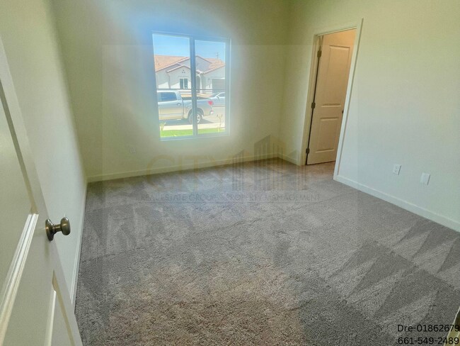 Building Photo - 8607 Avon St