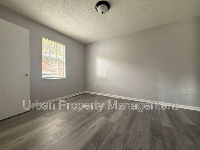Building Photo - 3608 Hicky St