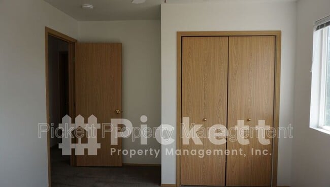 Building Photo - 11615 Breckenridge Ln NW