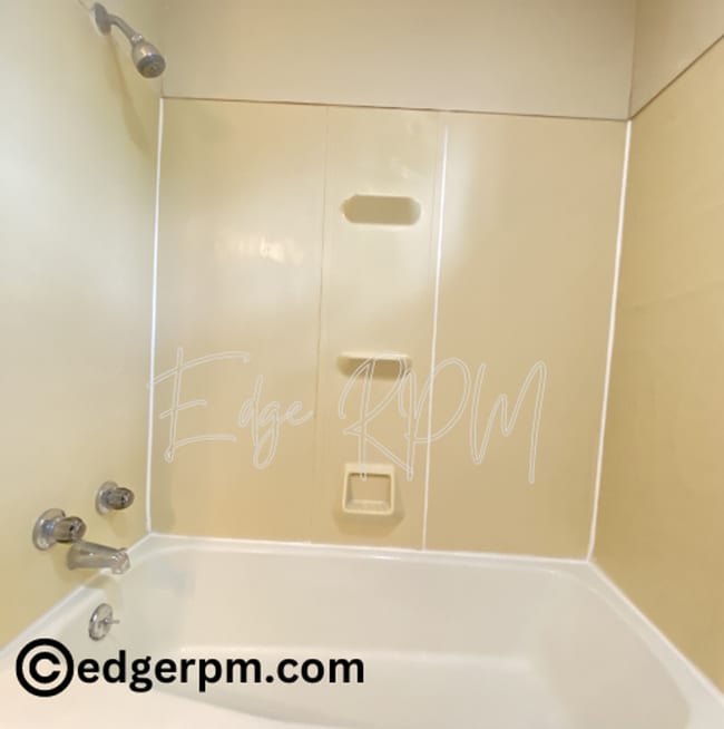 Building Photo - 211 1/2 Angie Dr