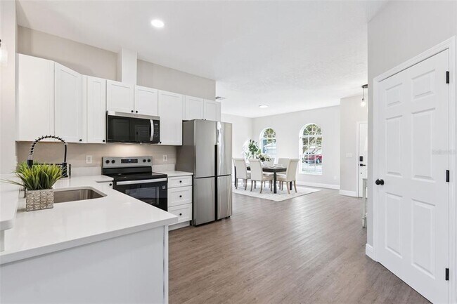 Building Photo - 1209 Cathcart Cir