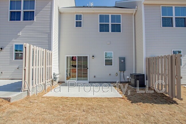 Building Photo - 219 Clearwood Dr