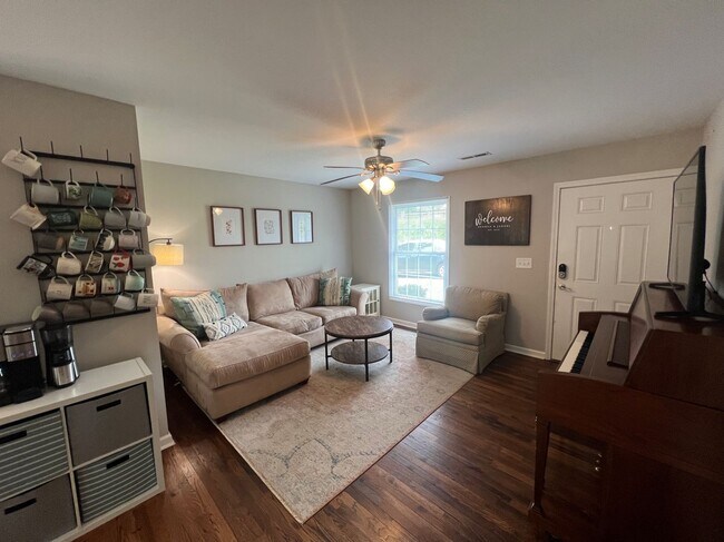 Building Photo - 3 bedroom/1 bathroom home in Central, SC