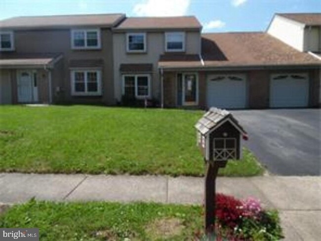 Building Photo - 4 Beaver Hill Rd