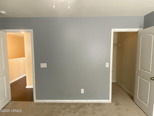 Building Photo - 204 Mission Way