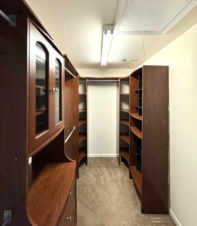 Building Photo - 125 Witheridge Dr