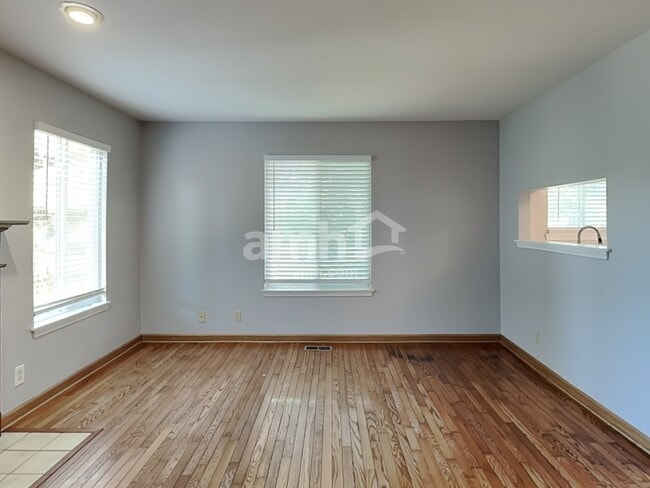 Building Photo - 20947 Barrington Ln