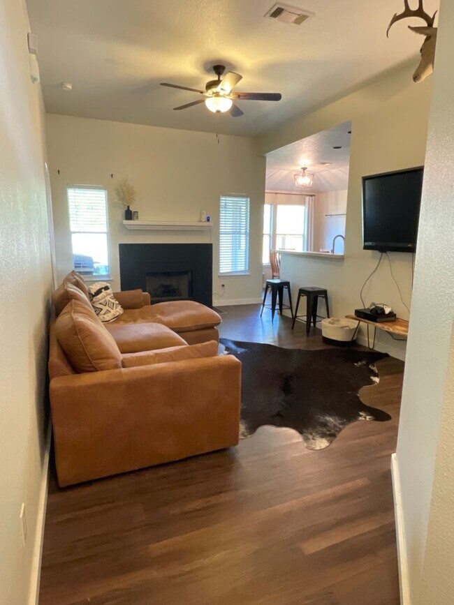Building Photo - 15303 Faircrest court