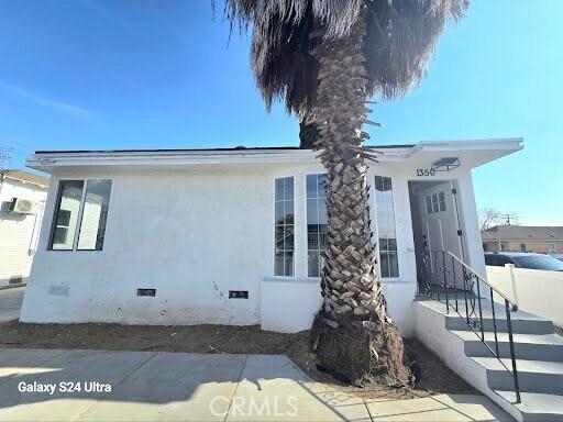Building Photo - 1350 E 94th St