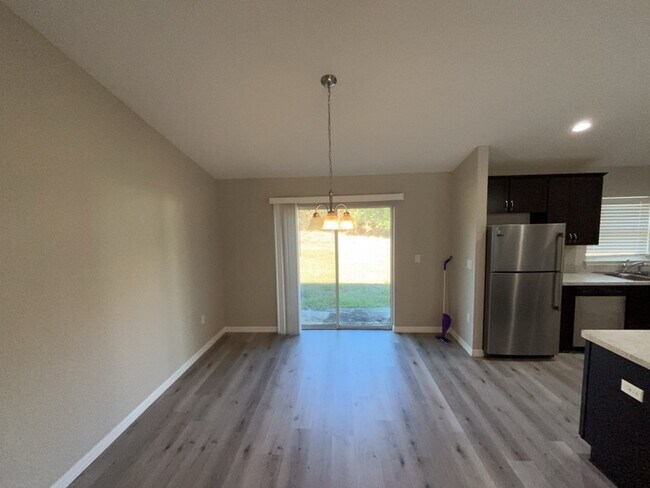 Building Photo - 3099 W Viking Ln