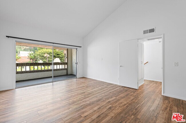 Building Photo - 17114 Palisades Cir