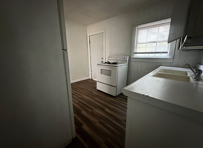 Building Photo - 3 bedroom/1 bathroom House In Copperas Cove