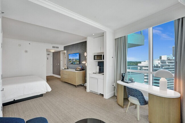 Building Photo - 4401 Collins Ave
