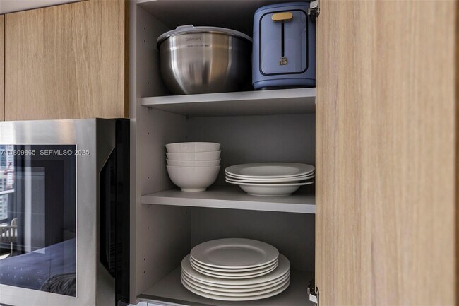 Building Photo - 159 NE 6th St