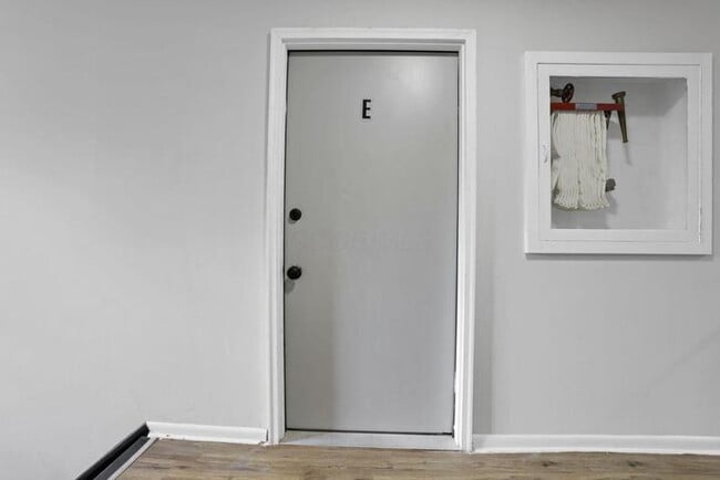 Building Photo - Charming 1BD/1BA Near Downtown Columbus — Minutes to German Village