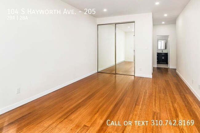 Building Photo - Spacious & Fully Remodeled Pet-Friendly 2-...