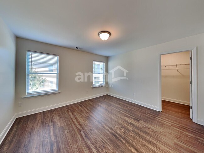 Building Photo - 1347 Weatherbrook Cir