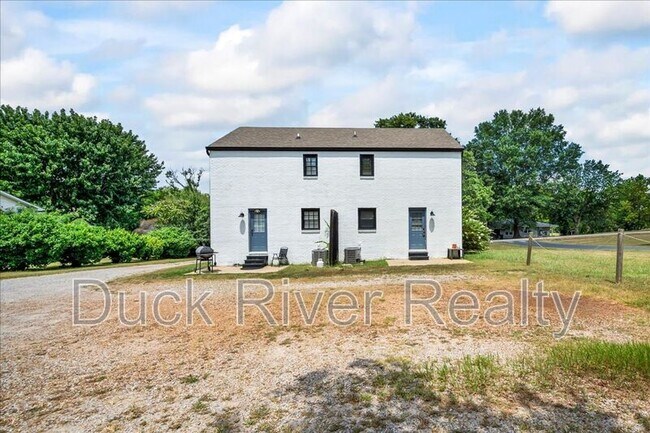 Building Photo - 519 Woods Dr
