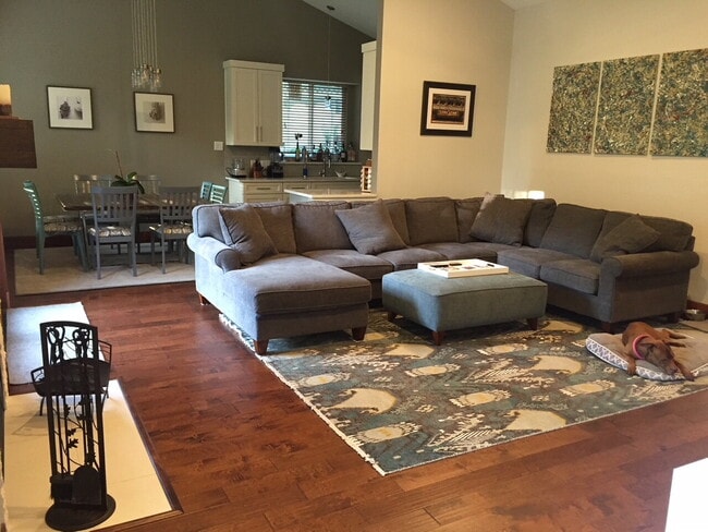 Building Photo - Beautifully Updated 3BR Home in Prime South Austin Location!