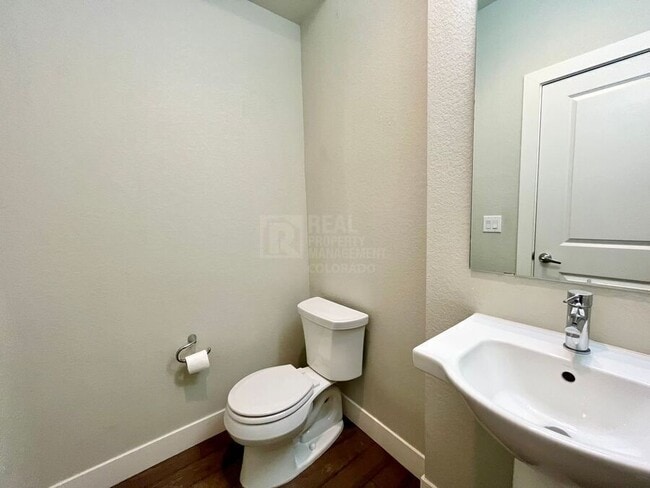 Building Photo - 4411 E Jewell Ave