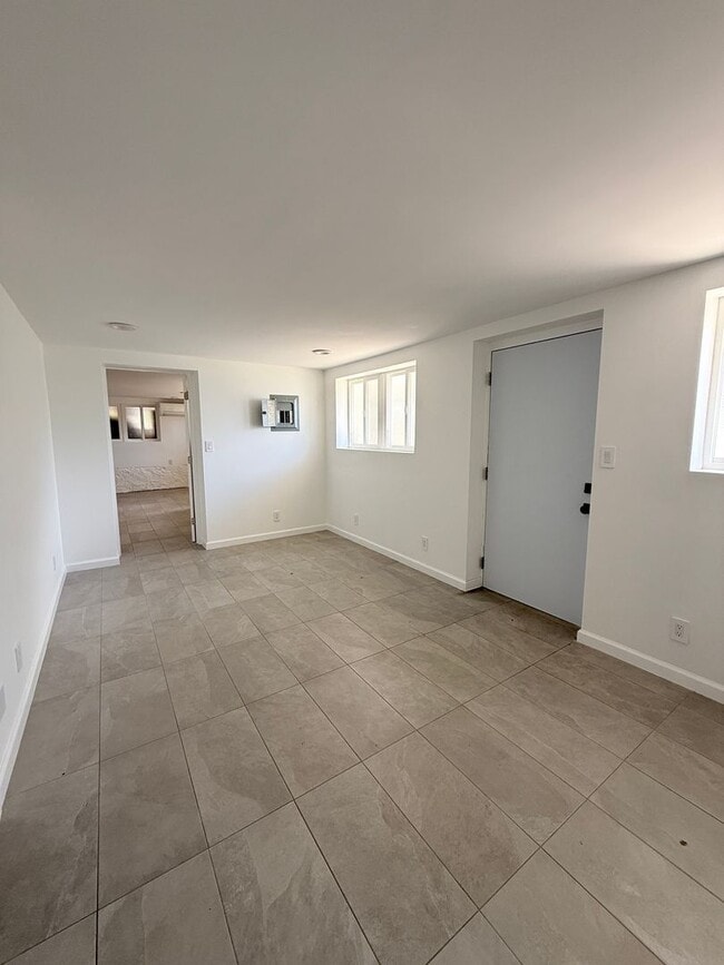 Building Photo - 1005 Belser St