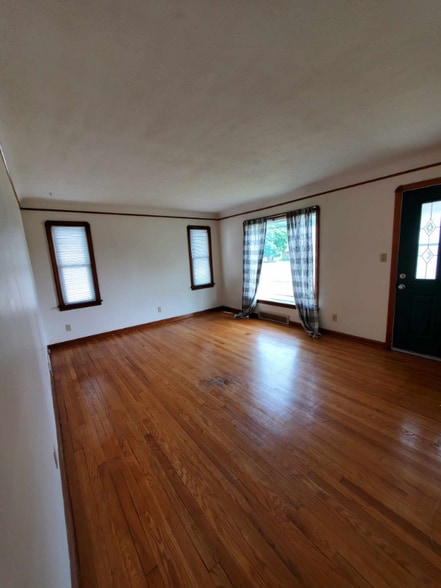 Building Photo - 1510 Tuxedo Ave