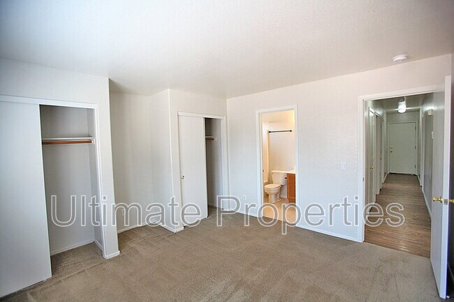 Building Photo - 12203 W Windrose Dr