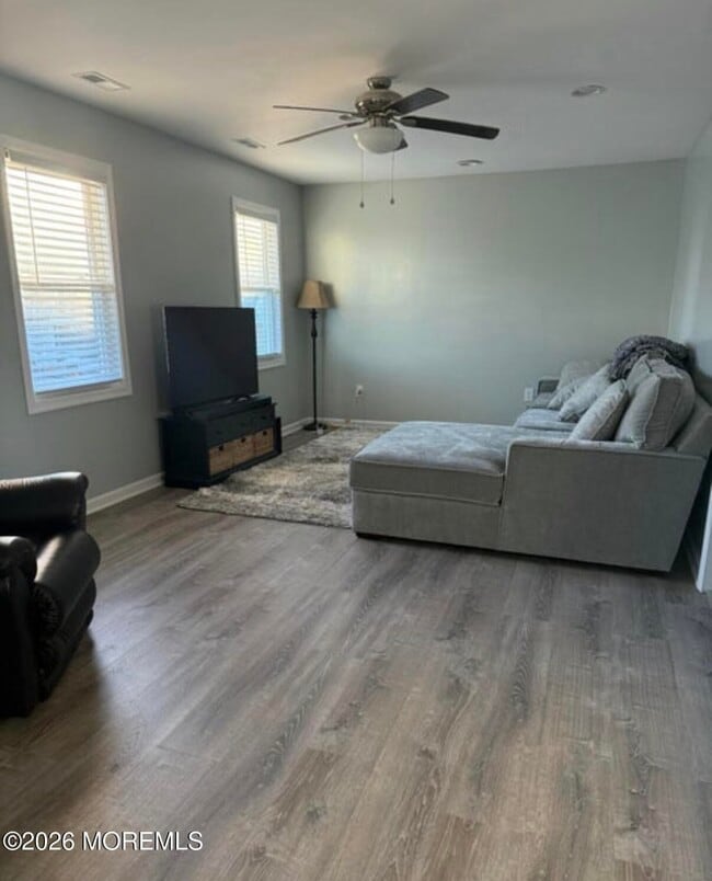 Building Photo - 40 Bay Shore Dr