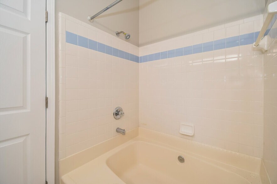 Building Photo - 2721 R S Bailey Dr