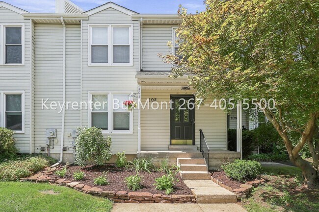 Building Photo - 102 Solway Cir