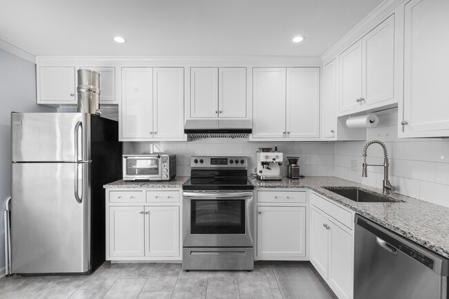 Building Photo - 48 Randall Ave