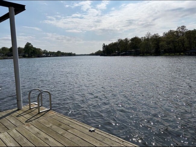 Building Photo - LAKE HOUSE...Furnished & Utilities/Wifi Included