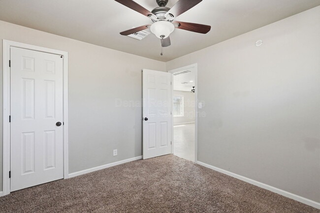 Building Photo - 5113 E Bellevue St