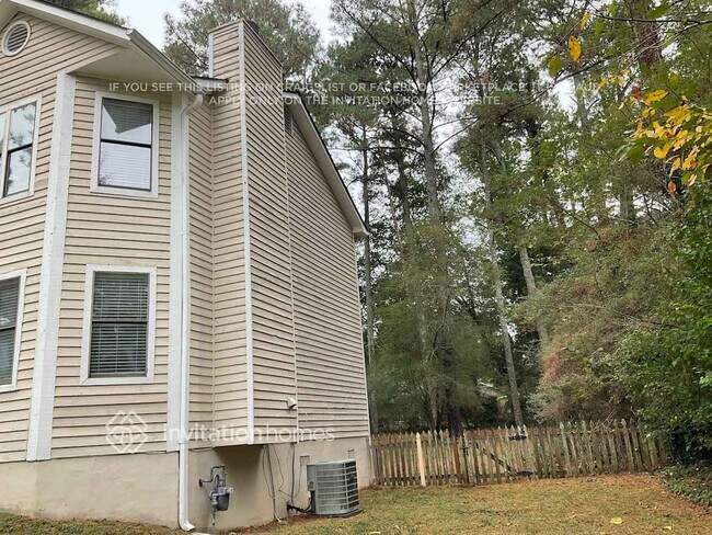 Building Photo - 3364 Dearwood Dr SW