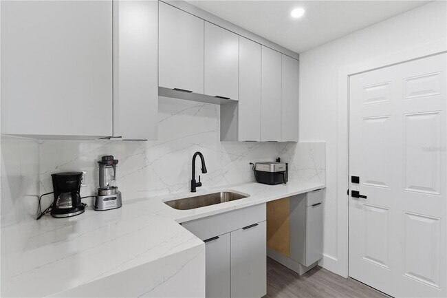 Building Photo - 6713 S Mascotte St
