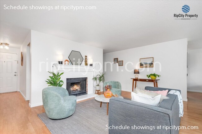 Building Photo - 8312 SW Mohawk St