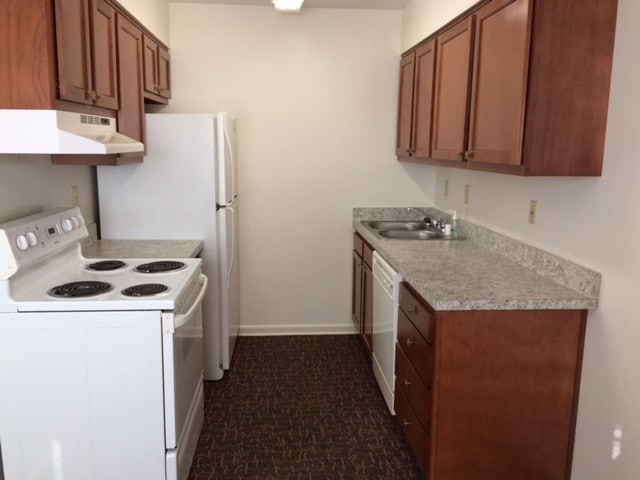 kitchen - 3000 Fordhaven Rd
